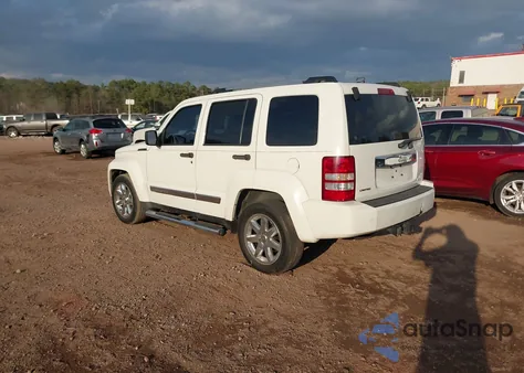 2010 Jeep Liberty Limited z USA, uszkodzony, nr VIN 1J4PP5GK6AW128945